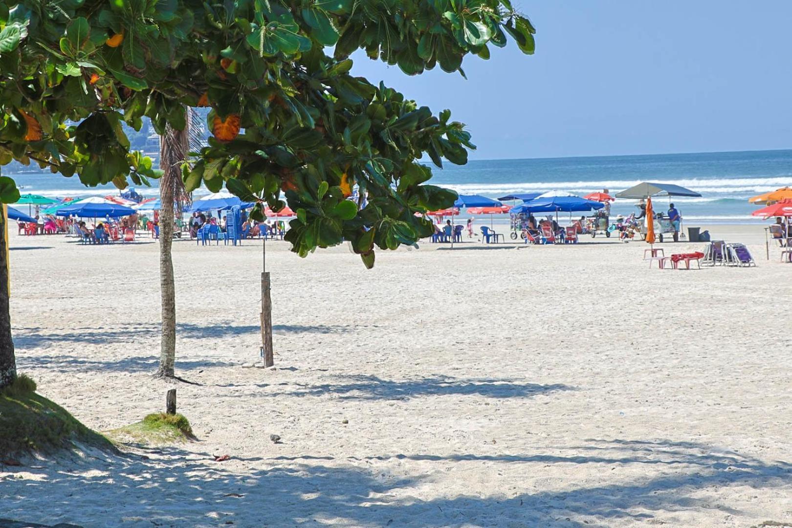 Apto A 500 Metros Da Praia Da Enseada Гуаружа Екстериор снимка